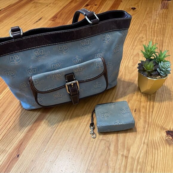 Dooney & Bourke East West Canvas / Leather Trim Donegal Crest Tote Shoulder Bag - Picture 1 of 16